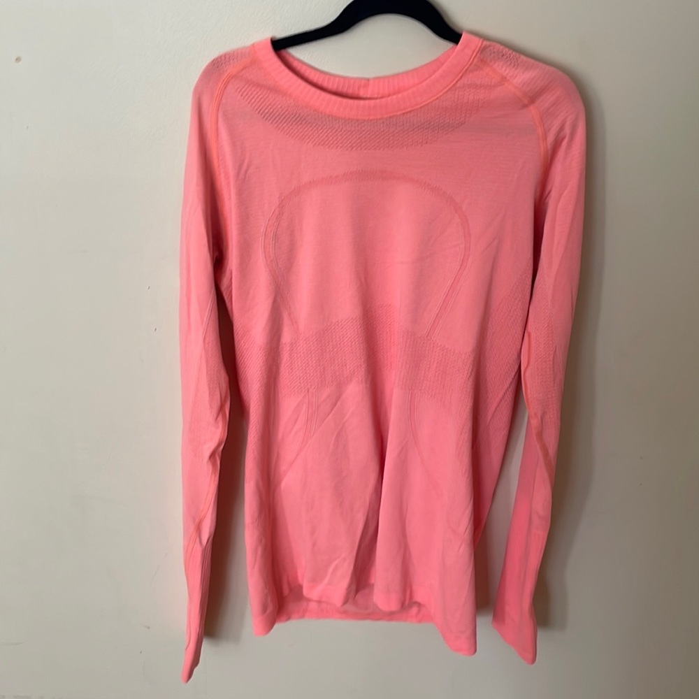 Lululemon Swiftly Tech shirt - EUC without tag